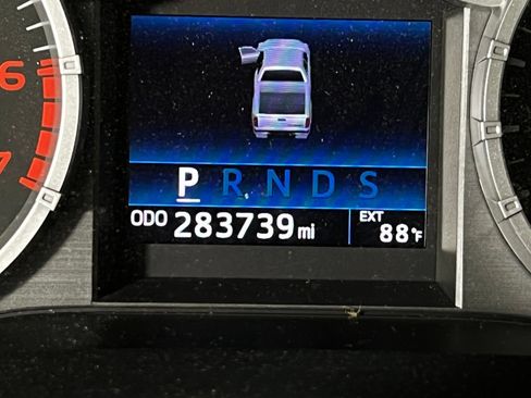 Used 2016 Toyota Tundra Platinum AWD/4WD image 10