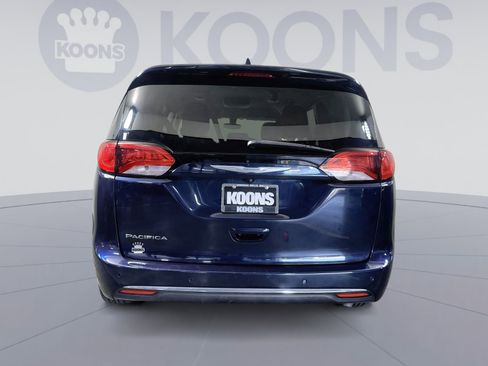 Used 2018 Chrysler Pacifica Touring Plus w/ Tire & Wheel Group image 5