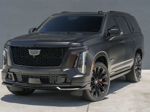 Used 2026 Cadillac Escalade V AWD/4WD image 3