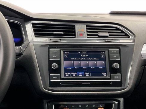 Used 2022 Volkswagen Tiguan S image 5