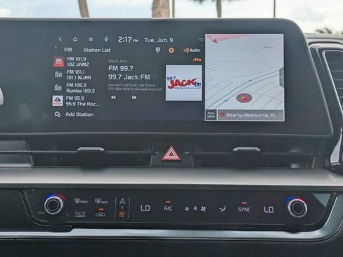 Used 2023 Kia Sportage EX FWD image 18