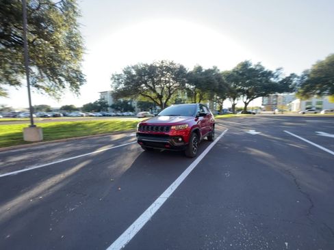 Used 2025 Jeep Compass Trailhawk image 15