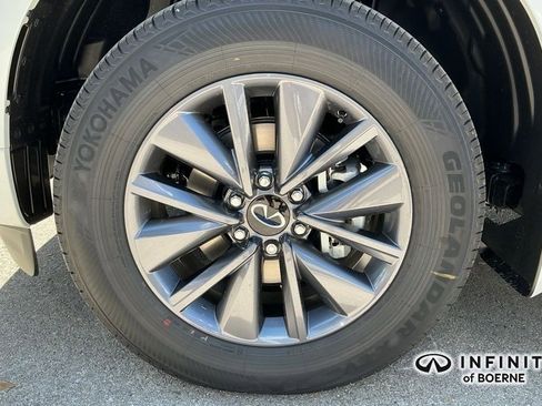 New 2026 INFINITI QX80 Pure image 8