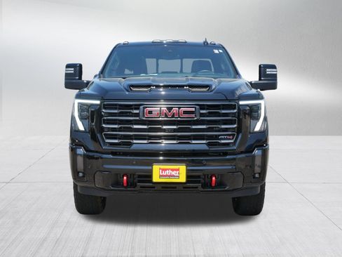 Used 2024 GMC Sierra 2500 AT4 w/ Technology Package AWD/4WD image 2