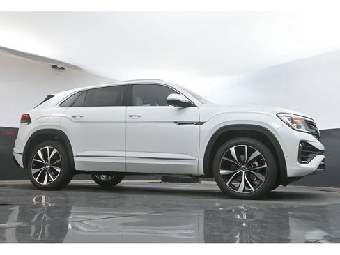 New 2026 Volkswagen Atlas Cross Sport SEL Premium R-Line AWD/4WD image 36