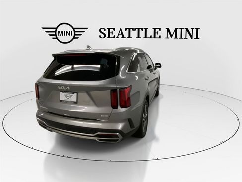 Used 2023 Kia Sorento EX w/ Panoramic Sunroof Package image 10