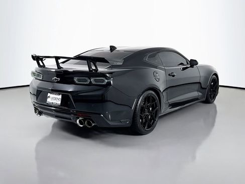 Used 2018 Chevrolet Camaro ZL1 RWD image 5