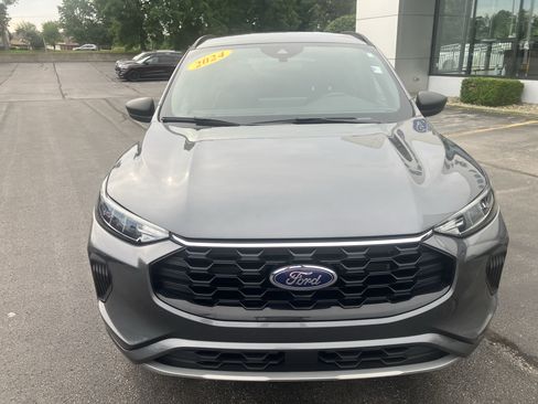 Used 2024 Ford Escape ST-Line w/ Tech Pack #1 AWD/4WD image 2