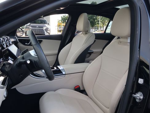 Used 2023 Mercedes-Benz C 300 Sedan image 29