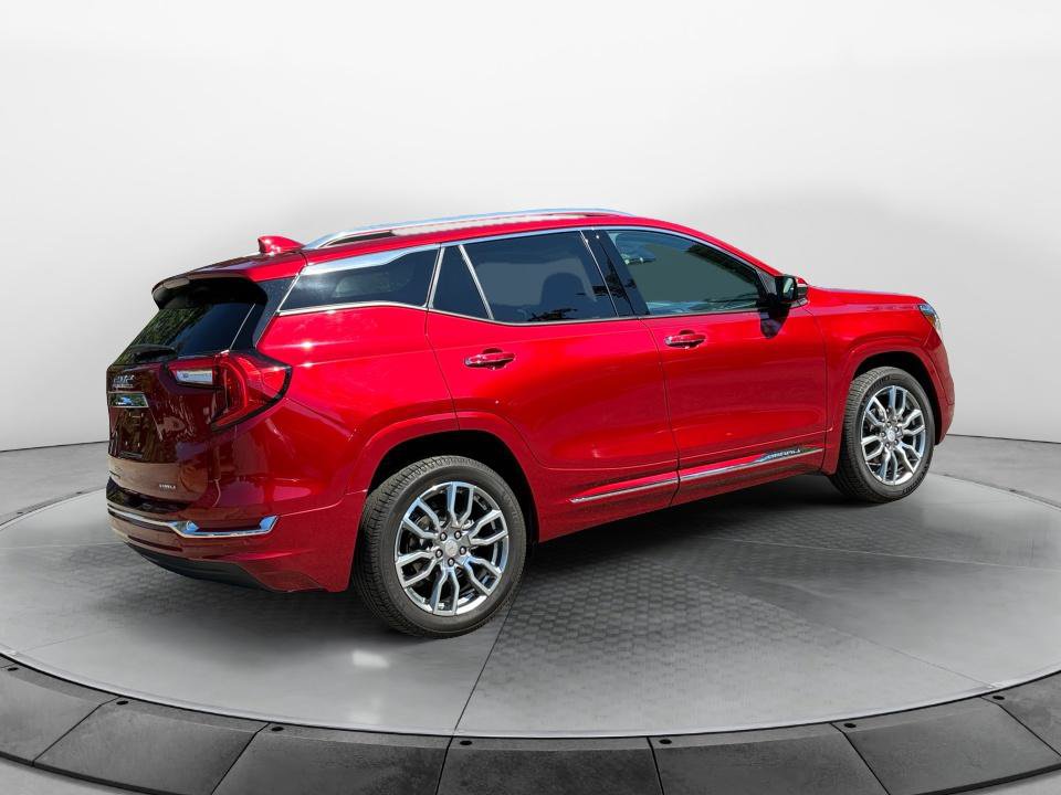 Used 2024 GMC Terrain Denali AWD/4WD image 7