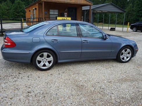 Used 2004 Mercedes-Benz E 500 4MATIC Sedan image 16