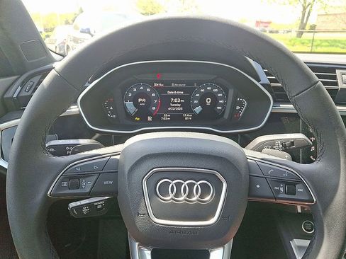 Used 2025 Audi Q3 2.0T Premium w/ Convenience Package image 9