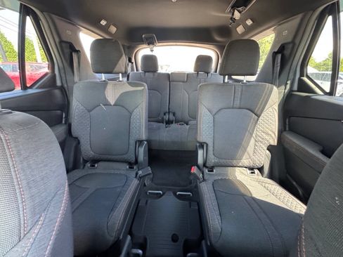 Used 2025 Honda Pilot Sport image 21