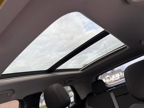 Used 2025 Chevrolet TrailBlazer LT w/ Convenience Package image 8