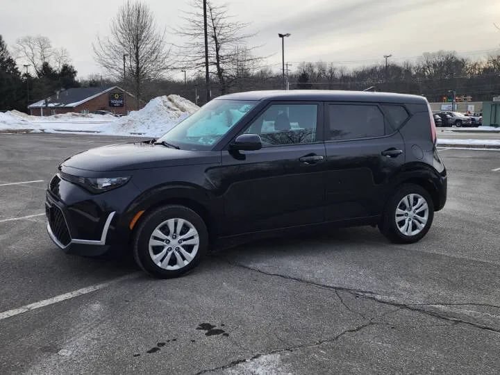 Used 2023 Kia Soul LX FWD image 9
