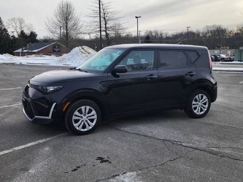 Used 2023 Kia Soul LX FWD image 9