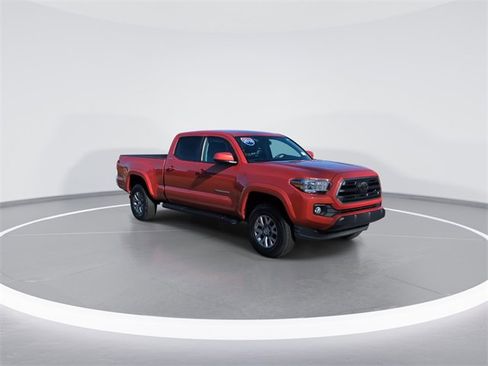 Used 2018 Toyota Tacoma SR5 image 2