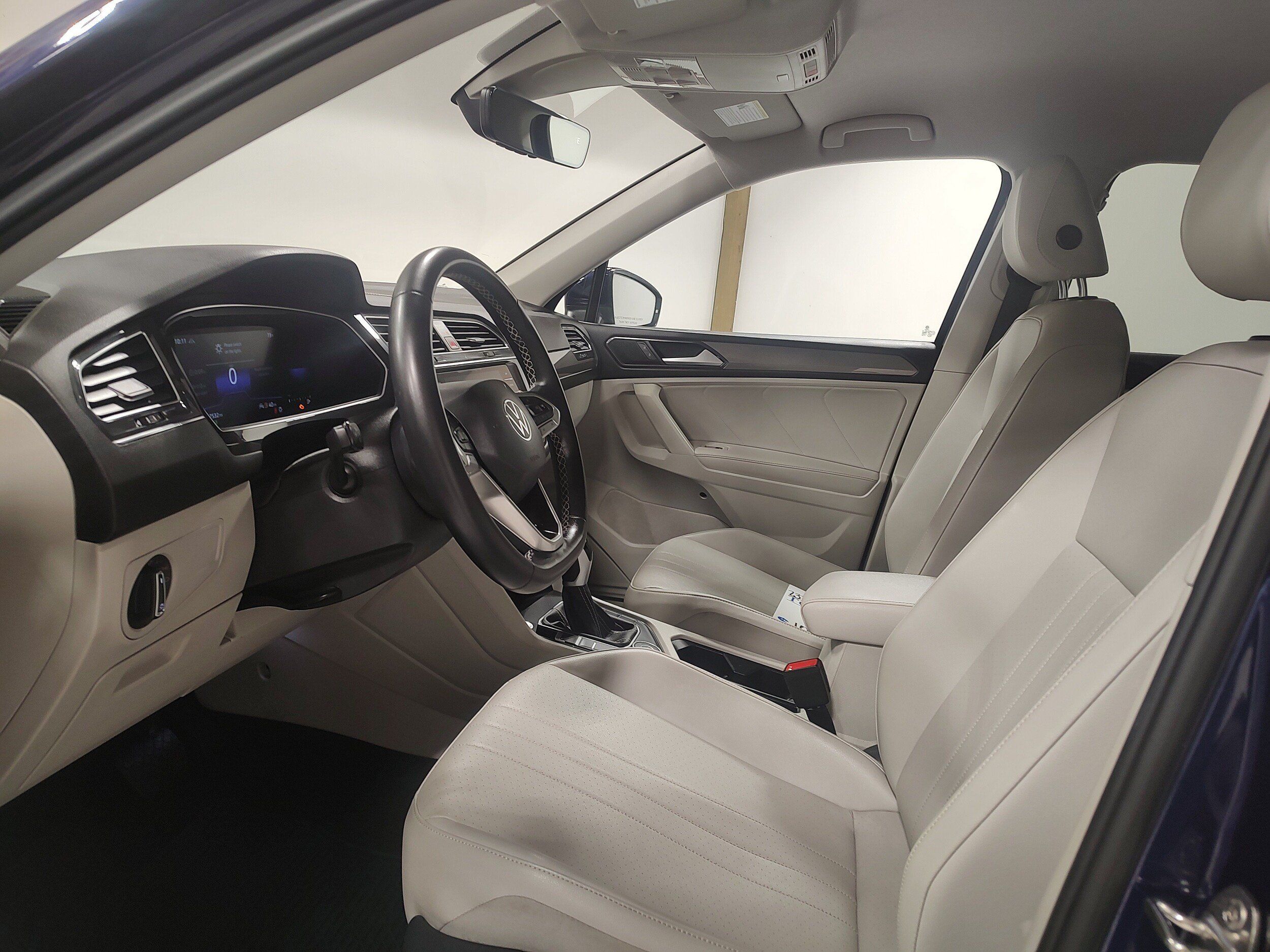 Used 2022 Volkswagen Tiguan SE AWD/4WD image 10