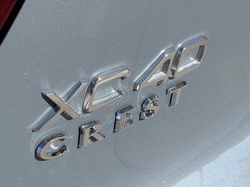 Certified 2022 Volvo XC40 T5 R-Design w/ Advanced Package image 10