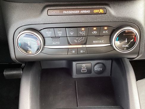 Used 2025 Ford Escape ST-Line AWD/4WD image 19