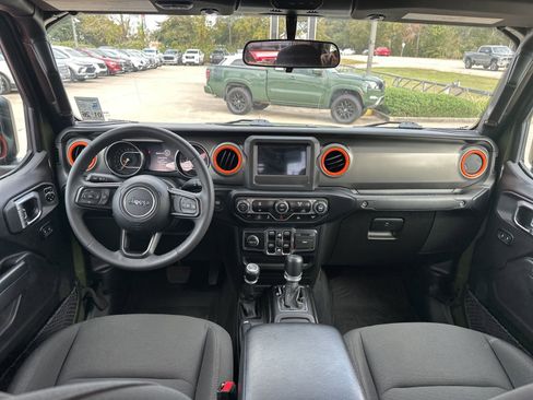 Used 2023 Jeep Gladiator Willys image 9