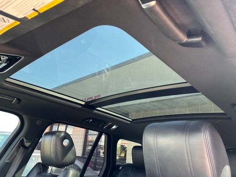 Used 2016 Land Rover Range Rover HSE image 24