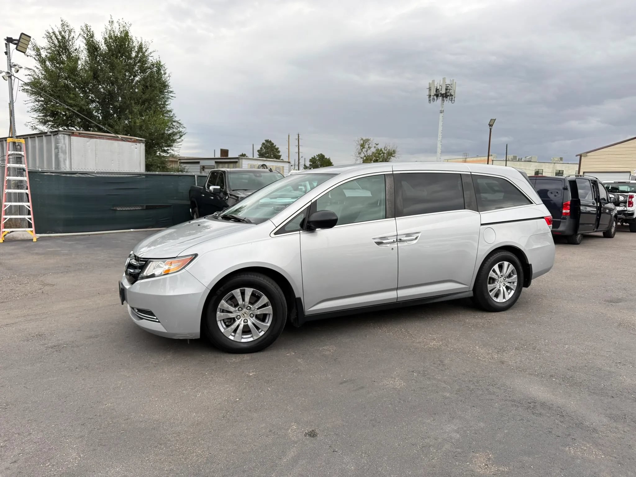 Used 2015 Honda Odyssey EX-L image 2