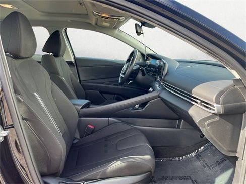 Certified 2024 Hyundai Elantra SEL w/ Convenience Package image 16