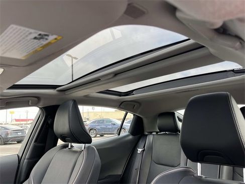 Used 2025 Toyota Prius XLE image 25