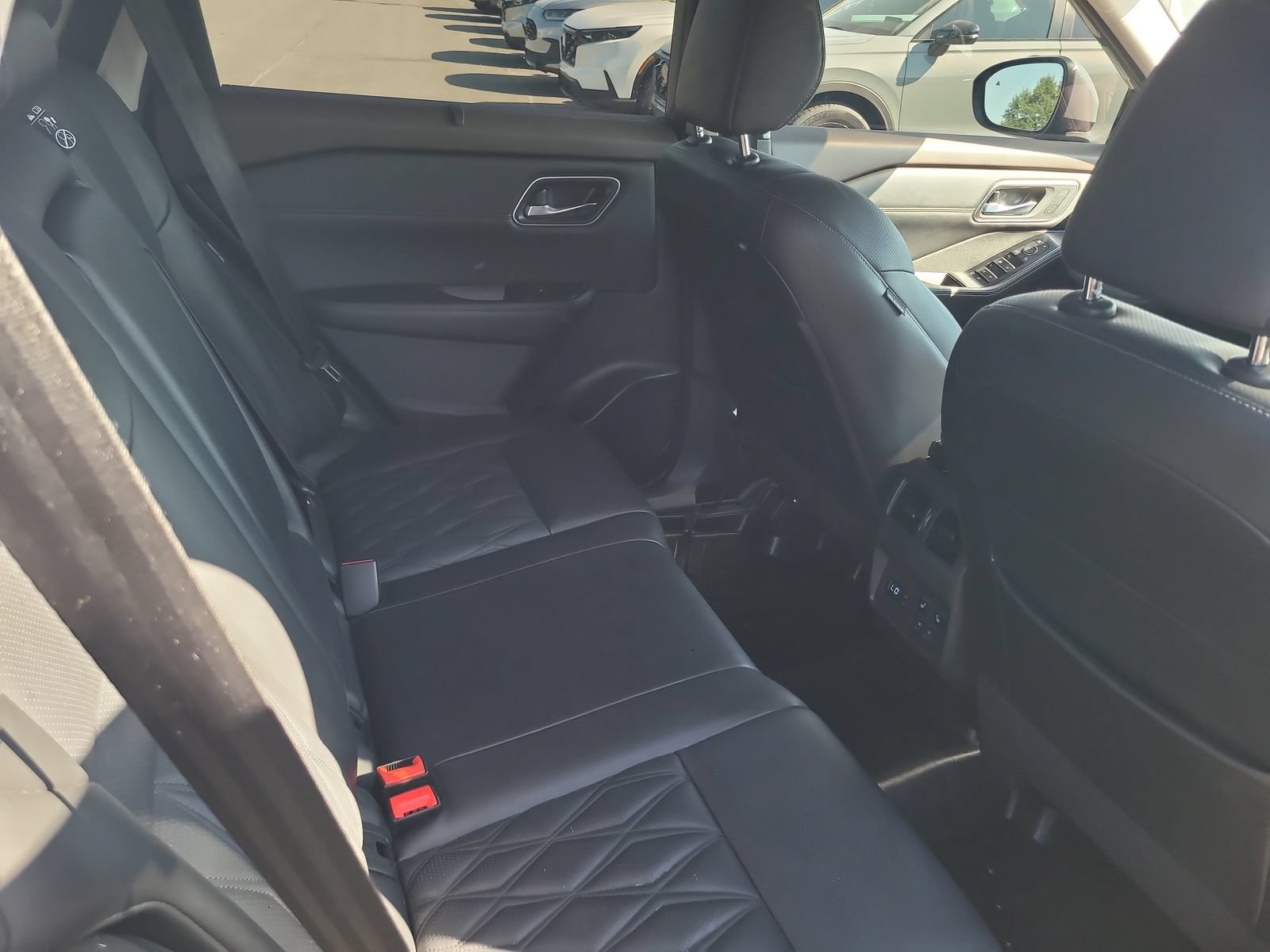 Used 2023 Nissan Rogue Platinum w/ Platinum Premium Package FWD image 28