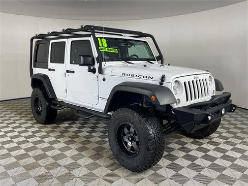 Used 2018 Jeep Wrangler Unlimited Rubicon w/ Connectivity Group image 25