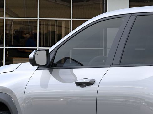 New 2026 Chevrolet Equinox LT w/ Convenience Package II FWD image 12