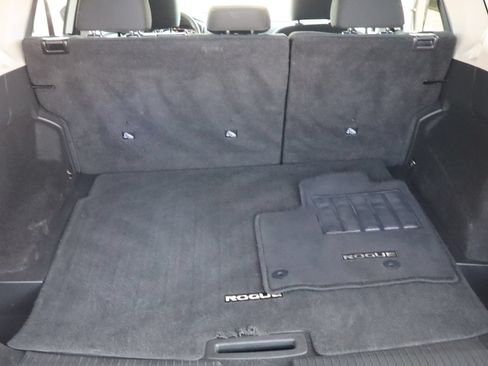 Used 2024 Nissan Rogue S FWD image 38