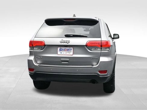 Used 2017 Jeep Grand Cherokee Laredo AWD/4WD image 4