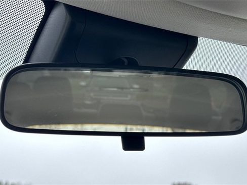 Used 2021 Toyota Corolla LE image 25