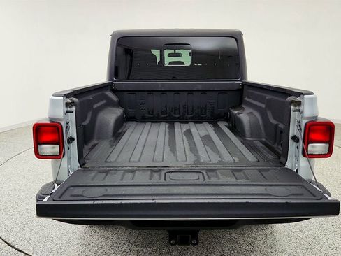 Used 2023 Jeep Gladiator Sport AWD/4WD image 21