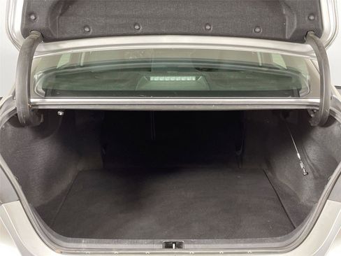 Used 2018 Toyota Camry LE image 23