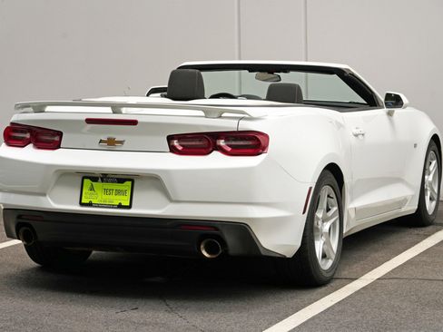 Used 2020 Chevrolet Camaro LT RWD image 41