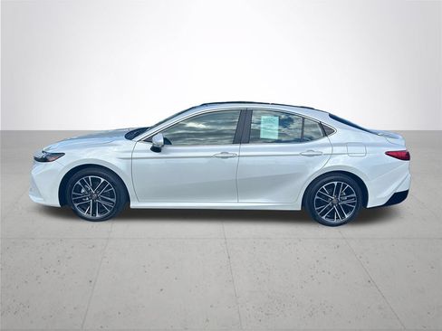 Used 2026 Toyota Camry XLE AWD/4WD image 10
