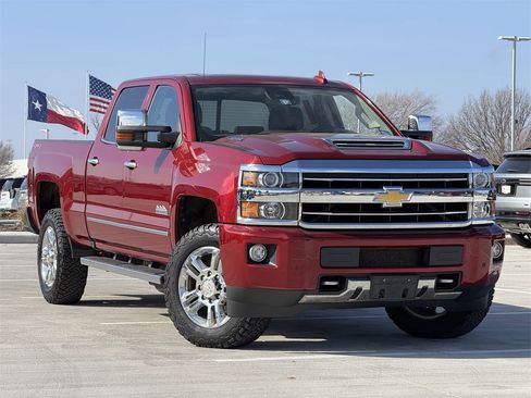 Used 2018 Chevrolet Silverado 2500 High Country w/ Duramax Plus Package image 2