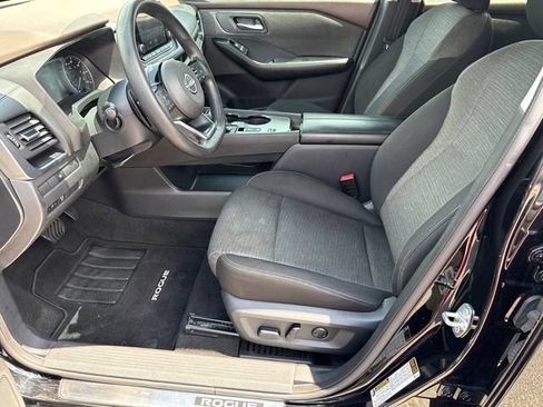 Used 2023 Nissan Rogue SV FWD image 9