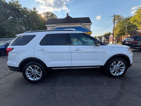 Used 2018 Ford Explorer XLT w/ Equipment Group 202A AWD/4WD image 1