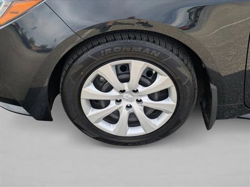 Used 2022 Toyota Corolla LE FWD image 20