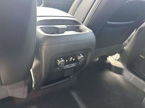 Used 2024 GMC Acadia AT4 w/ Luxury Package image 10