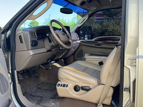 Used 2004 Ford Excursion Limited AWD/4WD image 9
