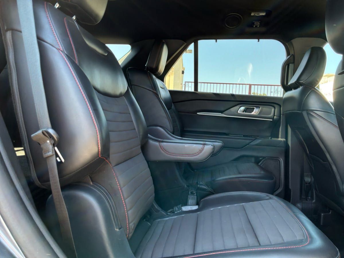 Used 2025 Ford Explorer ST-Line w/ Premium Package RWD image 20