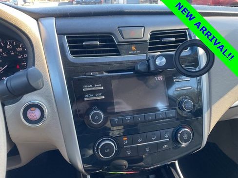 Used 2014 Nissan Altima 2.5 S w/ Display Audio Package image 10