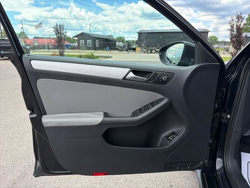 Used 2013 Volkswagen Jetta SEL FWD image 8