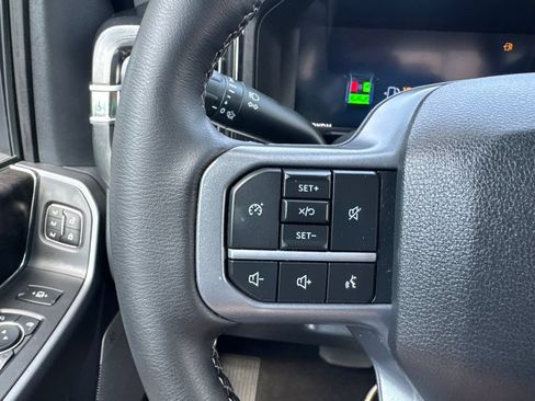 Used 2025 Ford F250 Lariat AWD/4WD image 13