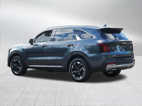 Certified 2025 Kia Sorento S AWD/4WD image 5